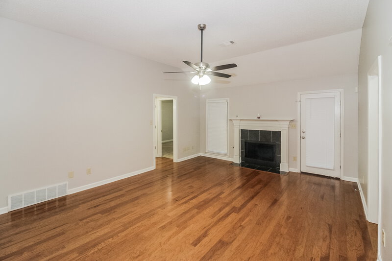 1,920/Mo, 1502 Appling Wood Cv S Cordova, TN 38016 Living Room View