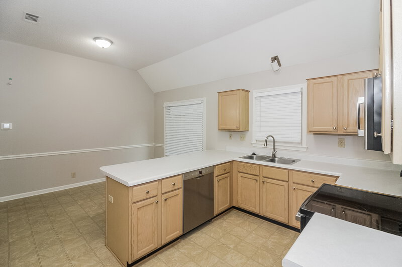 1,920/Mo, 1502 Appling Wood Cv S Cordova, TN 38016 Kitchen View