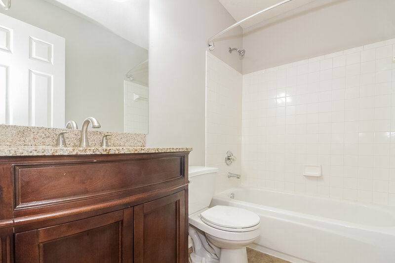 1,920/Mo, 1502 Appling Wood Cv S Cordova, TN 38016 Bathroom View