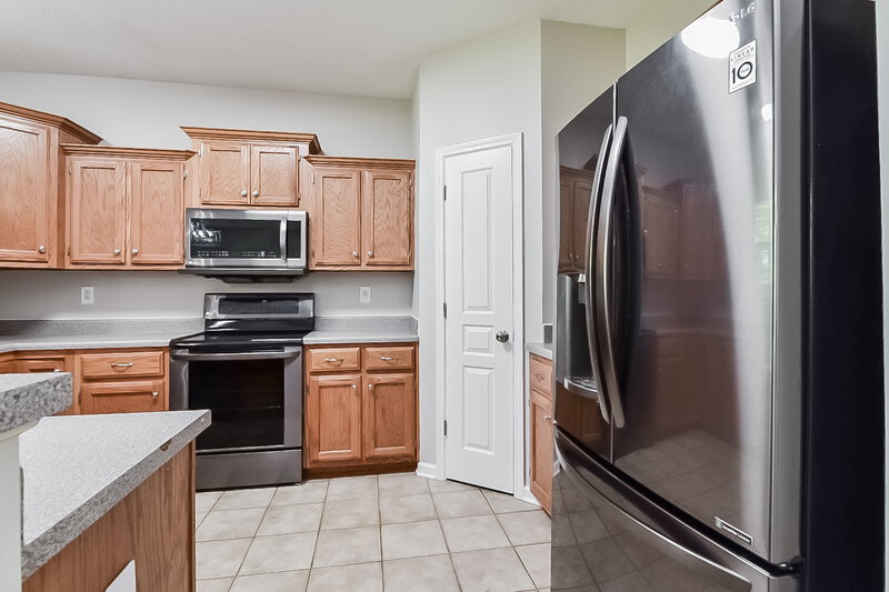 2,575/Mo, 2007 Westwind Dr Nesbit, MS 38651 Kitchen View 2