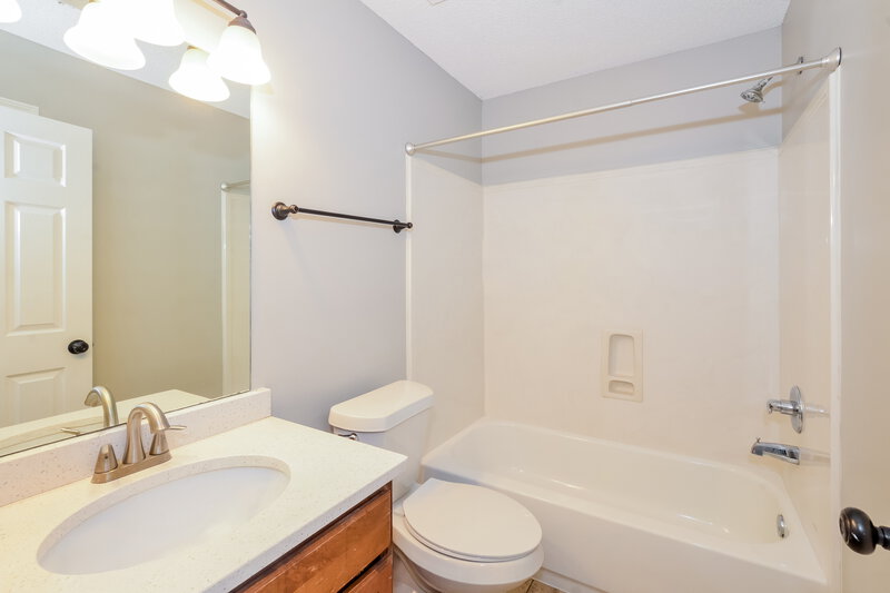 1,960/Mo, 9018 Billy Pat Dr Olive Branch, MS 38654 Bathroom View