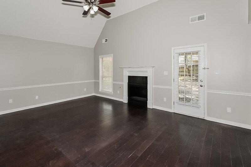 2,250/Mo, 5759 Michaelson Dr Olive Branch, MS 38654 Living Room View 2