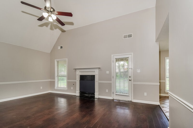 2,165/Mo, 5759 Michaelson Dr Olive Branch, MS 38654 Living Room View 2