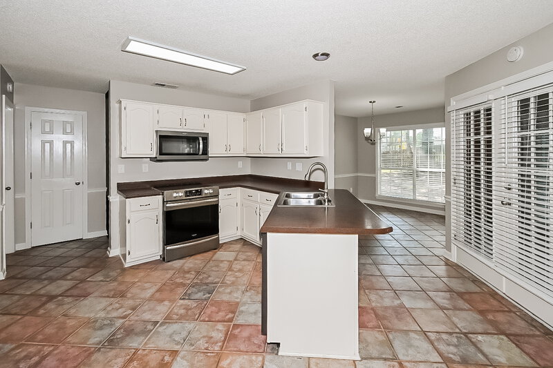2,250/Mo, 5759 Michaelson Dr Olive Branch, MS 38654 Kitchen View 2