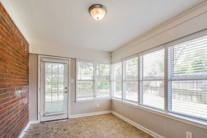 2,165/Mo, 5759 Michaelson Dr Olive Branch, MS 38654 Sun Room View
