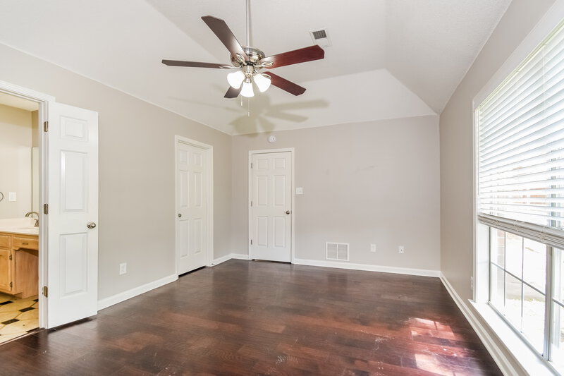 2,165/Mo, 5759 Michaelson Dr Olive Branch, MS 38654 Main Bedroom View 2