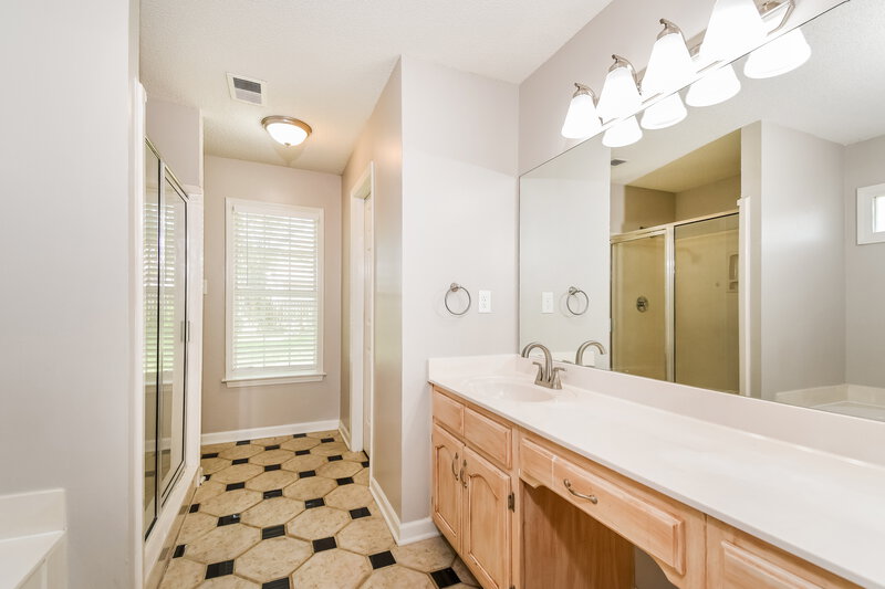 2,165/Mo, 5759 Michaelson Dr Olive Branch, MS 38654 Main Bathroom View