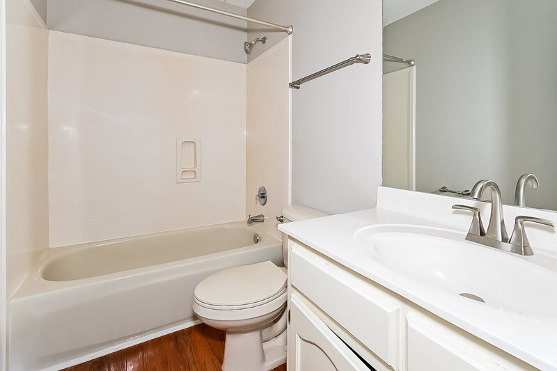 2,250/Mo, 5759 Michaelson Dr Olive Branch, MS 38654 Bathroom View