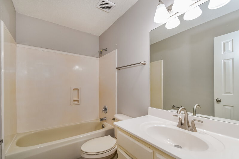 2,165/Mo, 5759 Michaelson Dr Olive Branch, MS 38654 Bathroom View