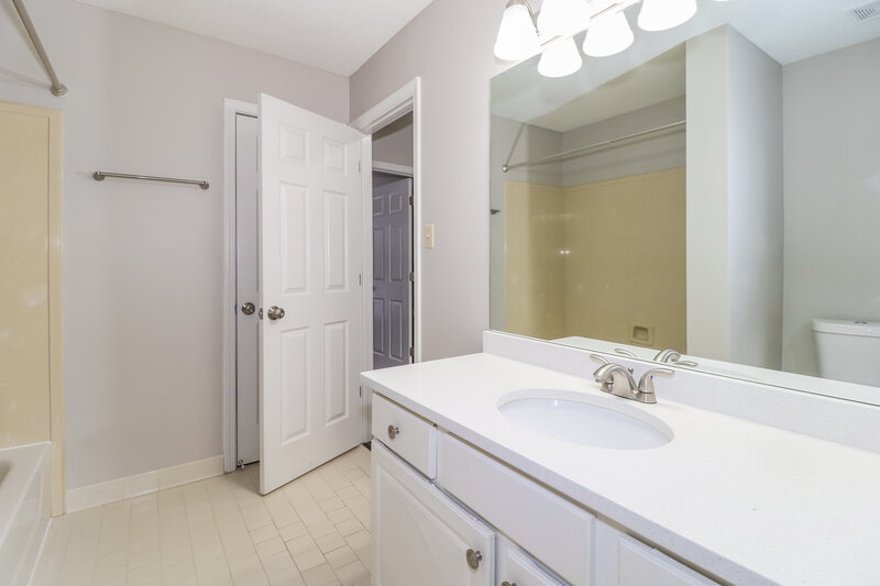 1,965/Mo, 1501 Cider House Ln Cordova, TN 38016 Bathroom View