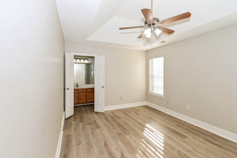 2,520/Mo, 7355 Lucia Ln Walls, MS 38680 Main Bedroom View