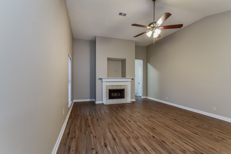 1,555/Mo, 5580 Kaitlyn Dr E Walls, MS 38680 Living Room View