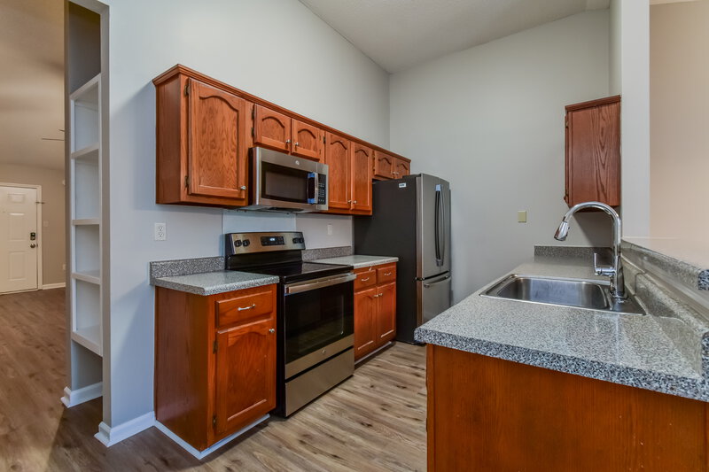 1,555/Mo, 5580 Kaitlyn Dr E Walls, MS 38680 Kitchen View 2
