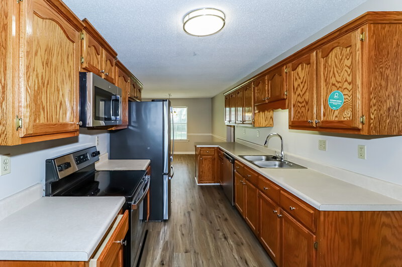 2,015/Mo, 10087 Keely Dr Olive Branch, MS 38654 Kitchen View 2