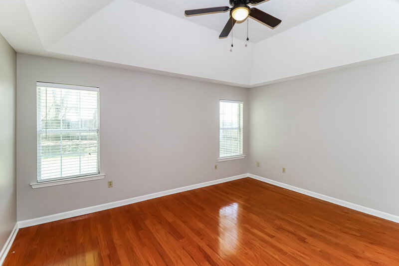 2,015/Mo, 10087 Keely Dr Olive Branch, MS 38654 Main Bedroom View 2