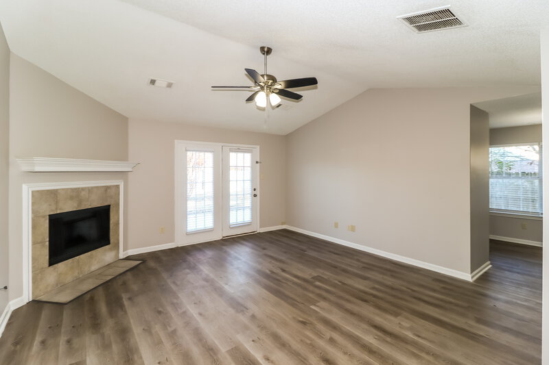 1,570/Mo, 180 Pine Ridge Ln Oakland, TN 38060 Living Room View