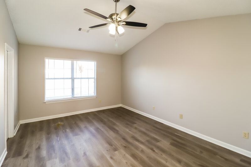1,570/Mo, 180 Pine Ridge Ln Oakland, TN 38060 Main Bedroom View 2