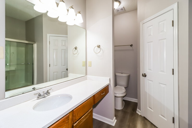 1,570/Mo, 180 Pine Ridge Ln Oakland, TN 38060 Main Bathroom View