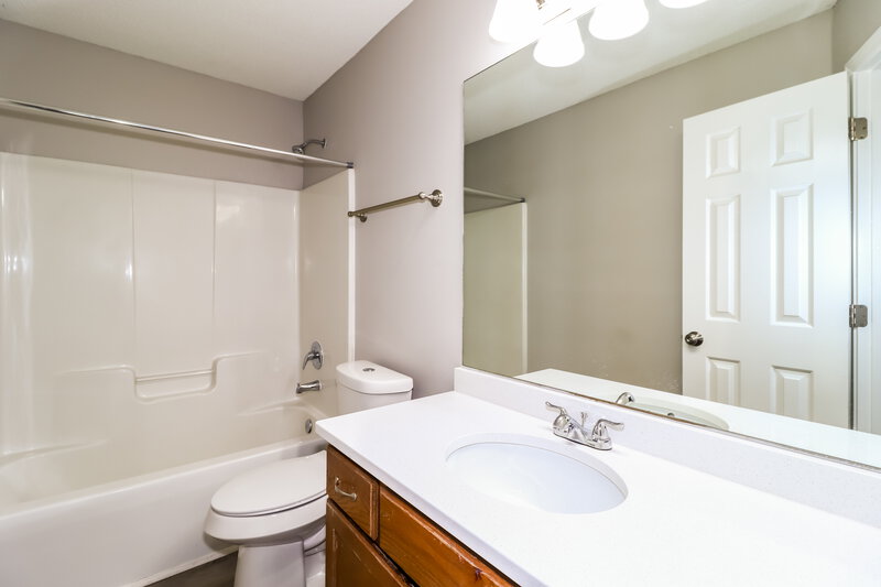 1,570/Mo, 180 Pine Ridge Ln Oakland, TN 38060 Bathroom View