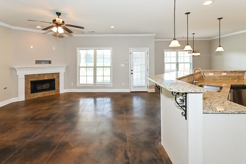 2,140/Mo, 3475 Avis Ln Southaven, MS 38672 Living Room View 2