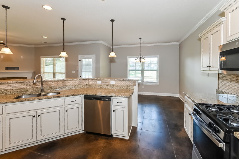 2,140/Mo, 3475 Avis Ln Southaven, MS 38672 Kitchen View 3