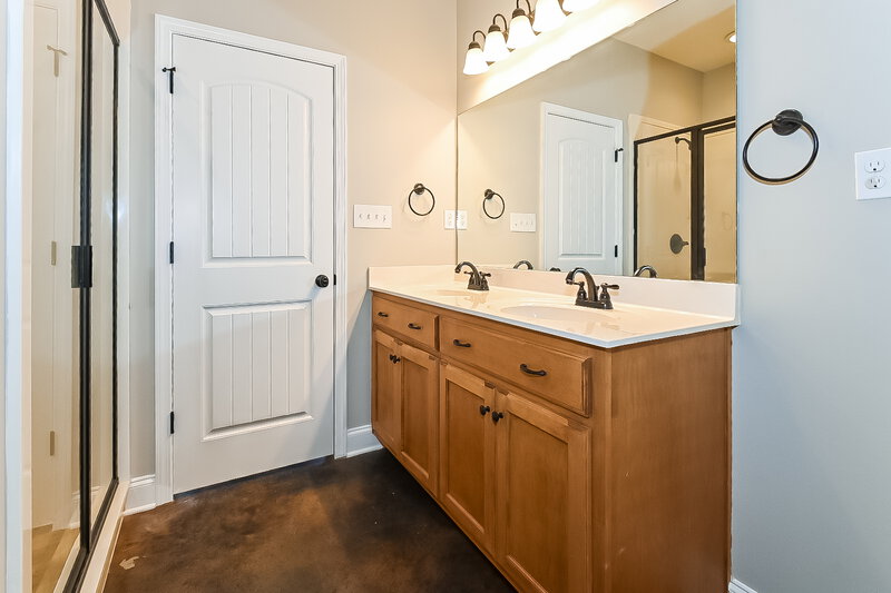 2,140/Mo, 3475 Avis Ln Southaven, MS 38672 Main Bathroom View 2