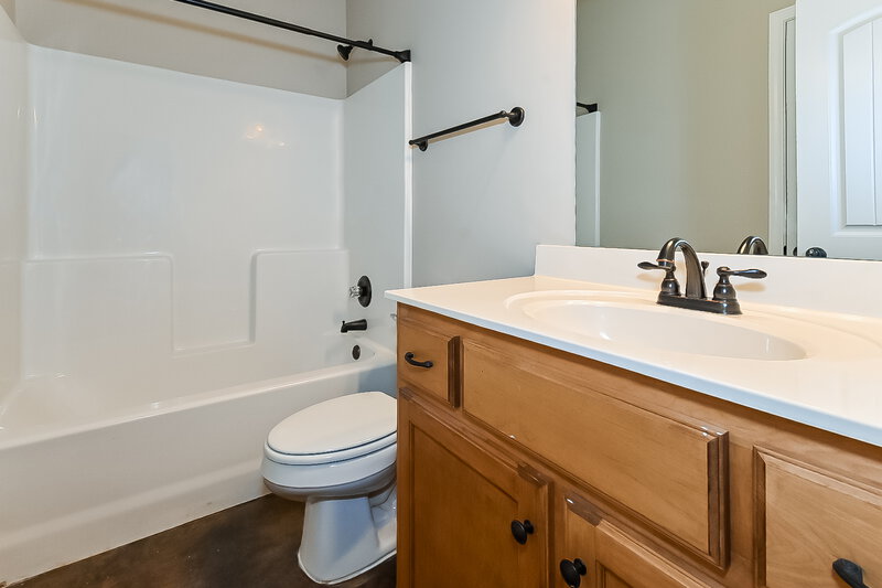 2,140/Mo, 3475 Avis Ln Southaven, MS 38672 Bathroom View