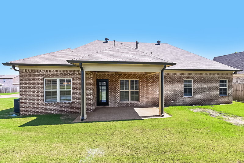2,140/Mo, 3475 Avis Ln Southaven, MS 38672 Rear View