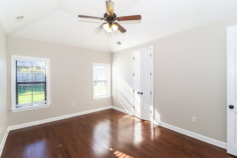 2,010/Mo, 4251 Blake Cir Olive Branch, MS 38654 Main Bedroom View