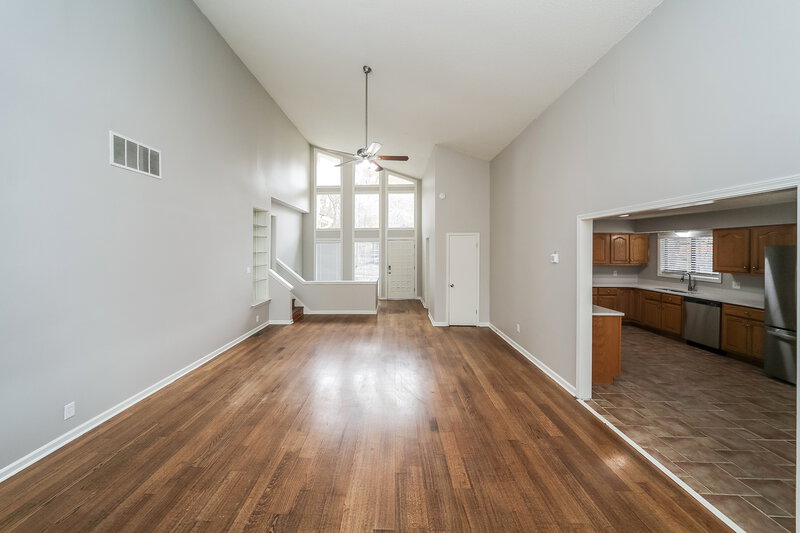 1,750/Mo, 353 Ericson Rd Cordova, TN 38018 Living Room View 2