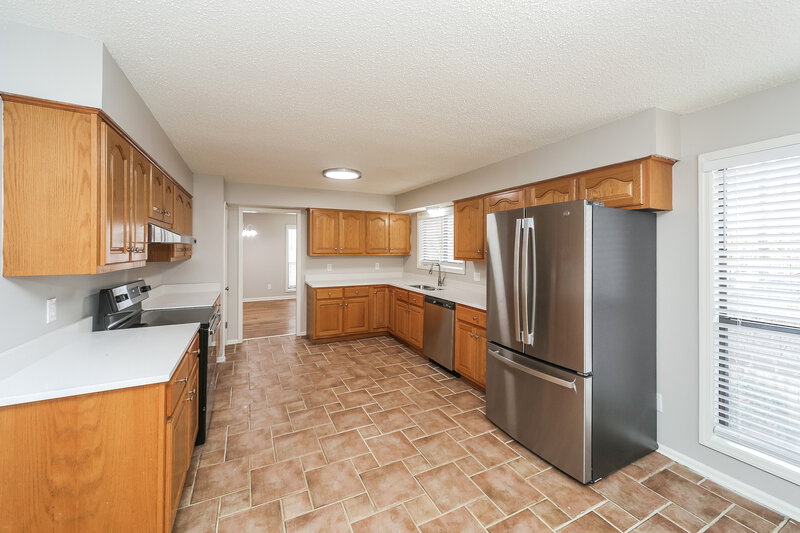 1,750/Mo, 353 Ericson Rd Cordova, TN 38018 Kitchen View