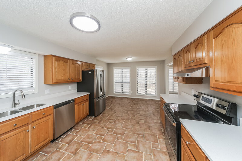 1,750/Mo, 353 Ericson Rd Cordova, TN 38018 Kitchen View 2