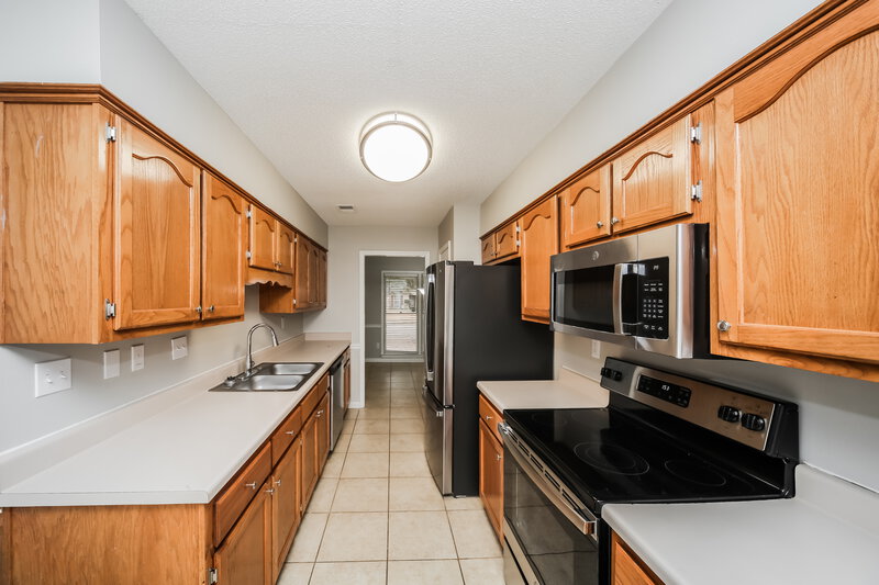 1,905/Mo, 7924 Tankard Dr Memphis, TN 38125 Kitchen View 2