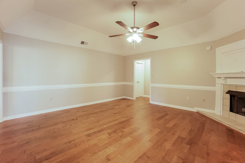 3,320/Mo, 1945 Pecan Ln N Southaven, MS 38671 Living Room View 2