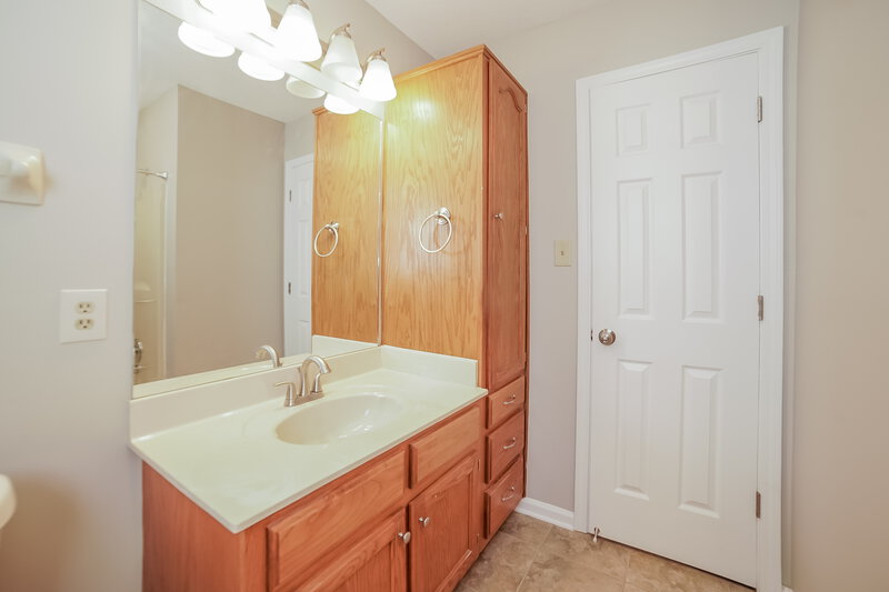 3,320/Mo, 1945 Pecan Ln N Southaven, MS 38671 Bathroom View