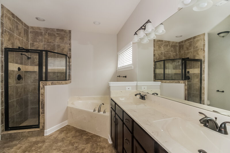 2,285/Mo, 5112 Delaney Valley Ln Bartlett, TN 38002 Main Bathroom View