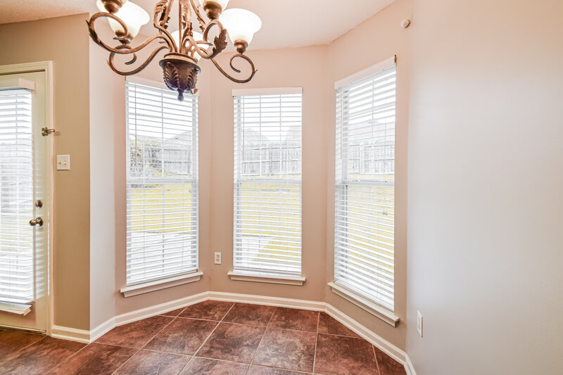 2,035/Mo, 5764 Deer Ridge Dr Southaven, MS 38672 Dining Room View