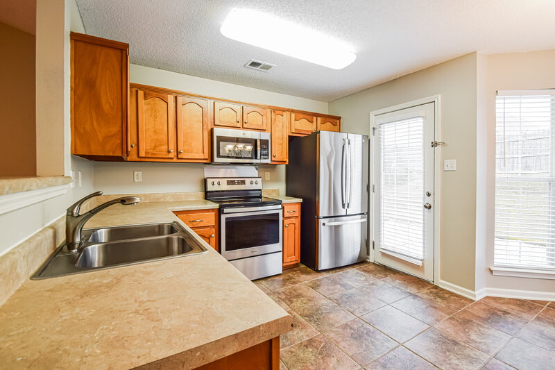 2,035/Mo, 5764 Deer Ridge Dr Southaven, MS 38672 Kitchen View