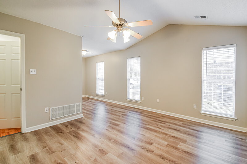 2,035/Mo, 5764 Deer Ridge Dr Southaven, MS 38672 Main Bedroom View 2