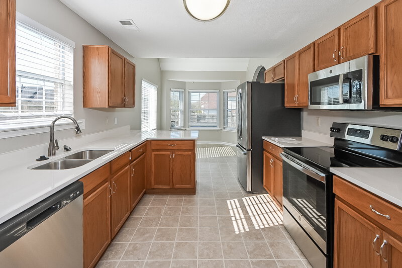 3,110/Mo, 7311 Hunters Horn Dr Olive Branch, MS 38654 Kitchen View 2