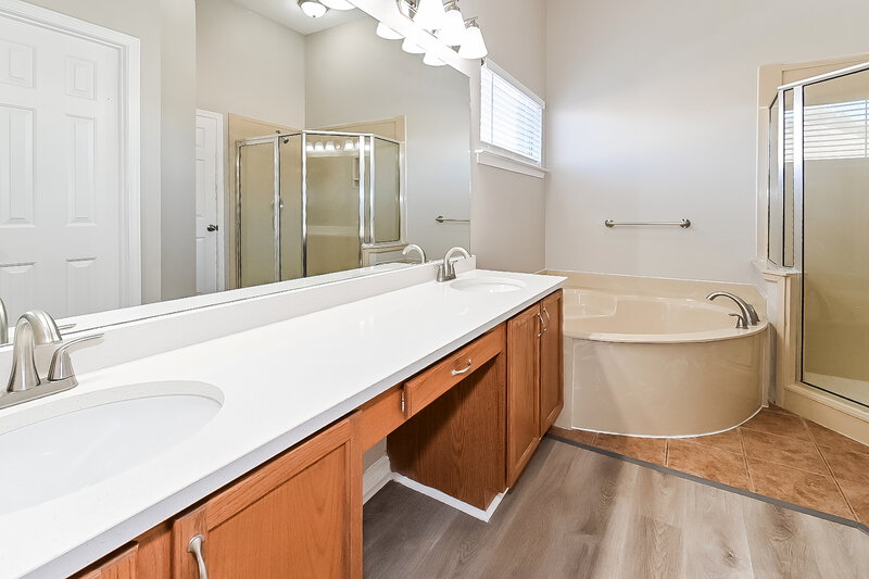 3,110/Mo, 7311 Hunters Horn Dr Olive Branch, MS 38654 Main Bathroom View