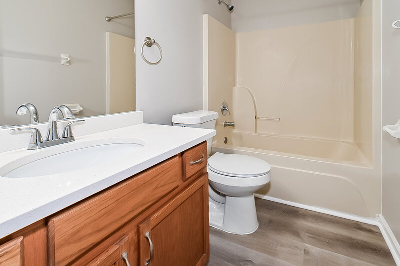 3,110/Mo, 7311 Hunters Horn Dr Olive Branch, MS 38654 Bathroom View