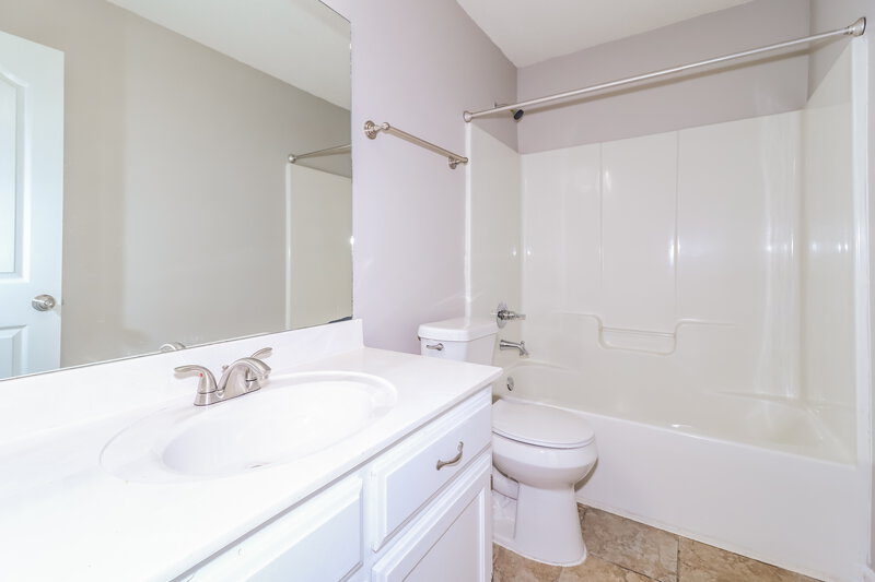 1,670/Mo, 5714 Pecan Trace Dr Memphis, TN 38135 Bathroom View
