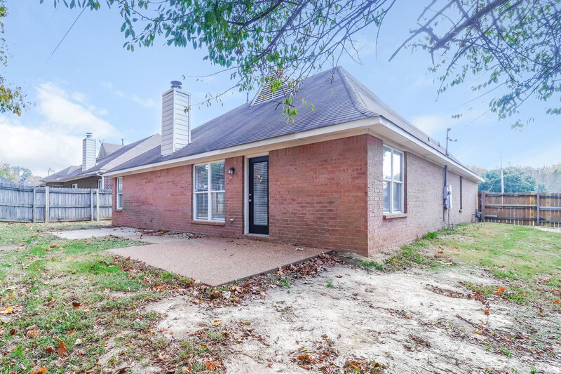 1,670/Mo, 5714 Pecan Trace Dr Memphis, TN 38135 Rear View