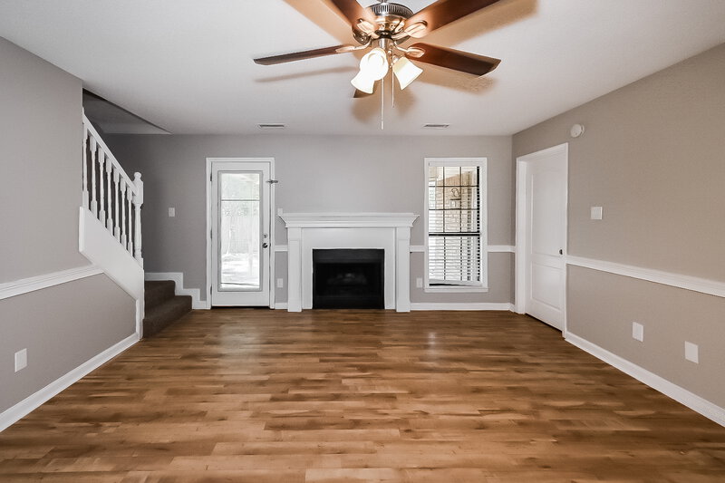 2,630/Mo, 185 Parkway Cv W Hernando, MS 38632 Living Room View 2