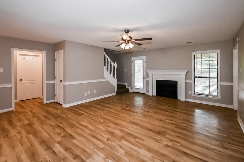 2,630/Mo, 185 Parkway Cv W Hernando, MS 38632 Living Room View 3