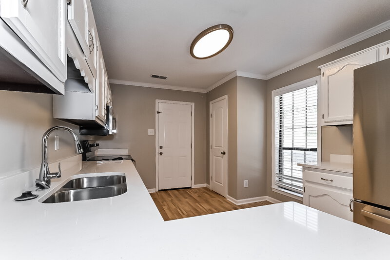 2,630/Mo, 185 Parkway Cv W Hernando, MS 38632 Kitchen View