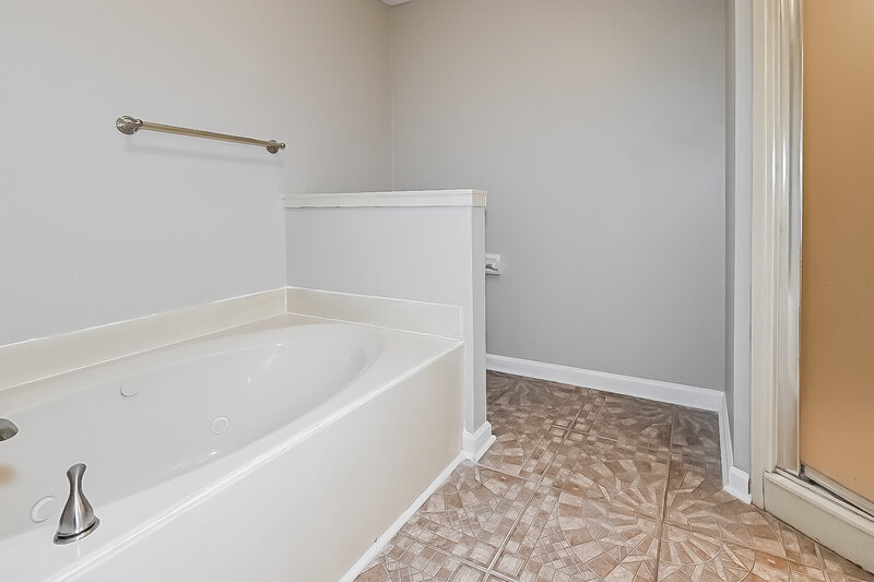 2,630/Mo, 185 Parkway Cv W Hernando, MS 38632 Main Bathroom View