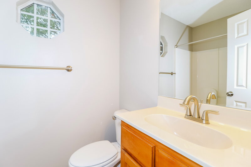 2,510/Mo, 6499 Sandbourne E Olive Branch, MS 38654 Bathroom View