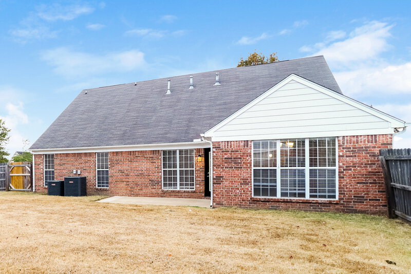 2,510/Mo, 6499 Sandbourne E Olive Branch, MS 38654 Rear View